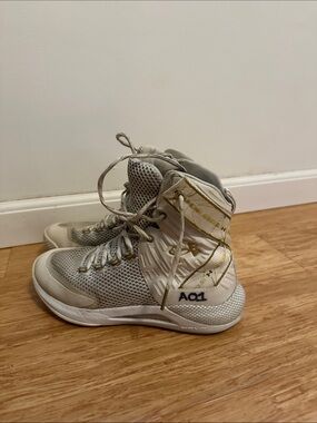 Light Gray Under Armour High-Top Athletic Sneakers with Gold Accents